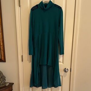 Colleen Lopez Size M
Teal Long Sleeve High-Low Dress